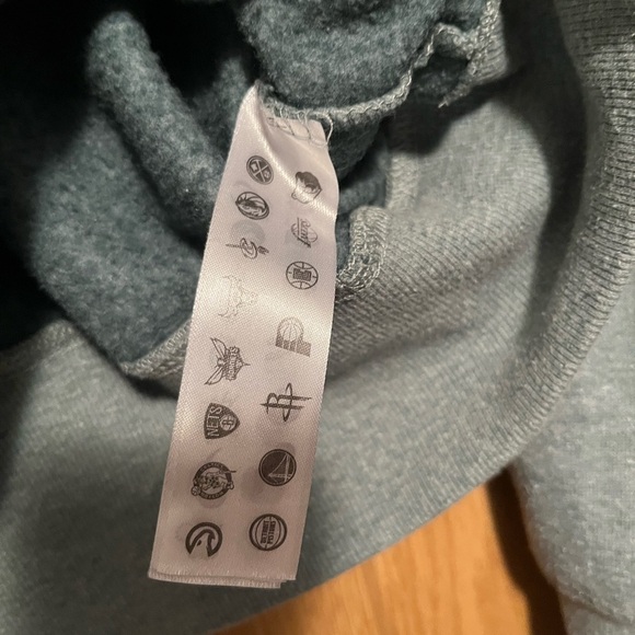 Milwaukee Buck's Mock Neck Sweatshirt - Picture 12 of 12